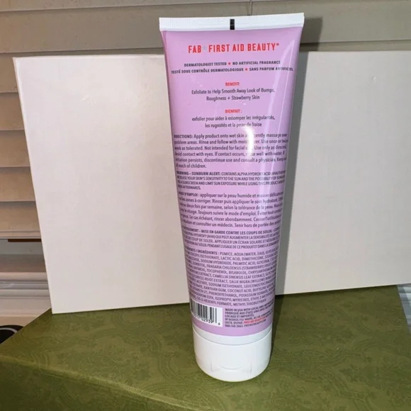 First Aid Beauty - KP Bump Eraser Body Scrub with 10% AHA - Picture 7 of 7